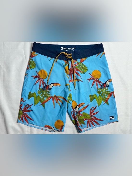 Billabong Other - Billabong Men’s Recycler Sundays Airlite Toucan Board Shorts 32
